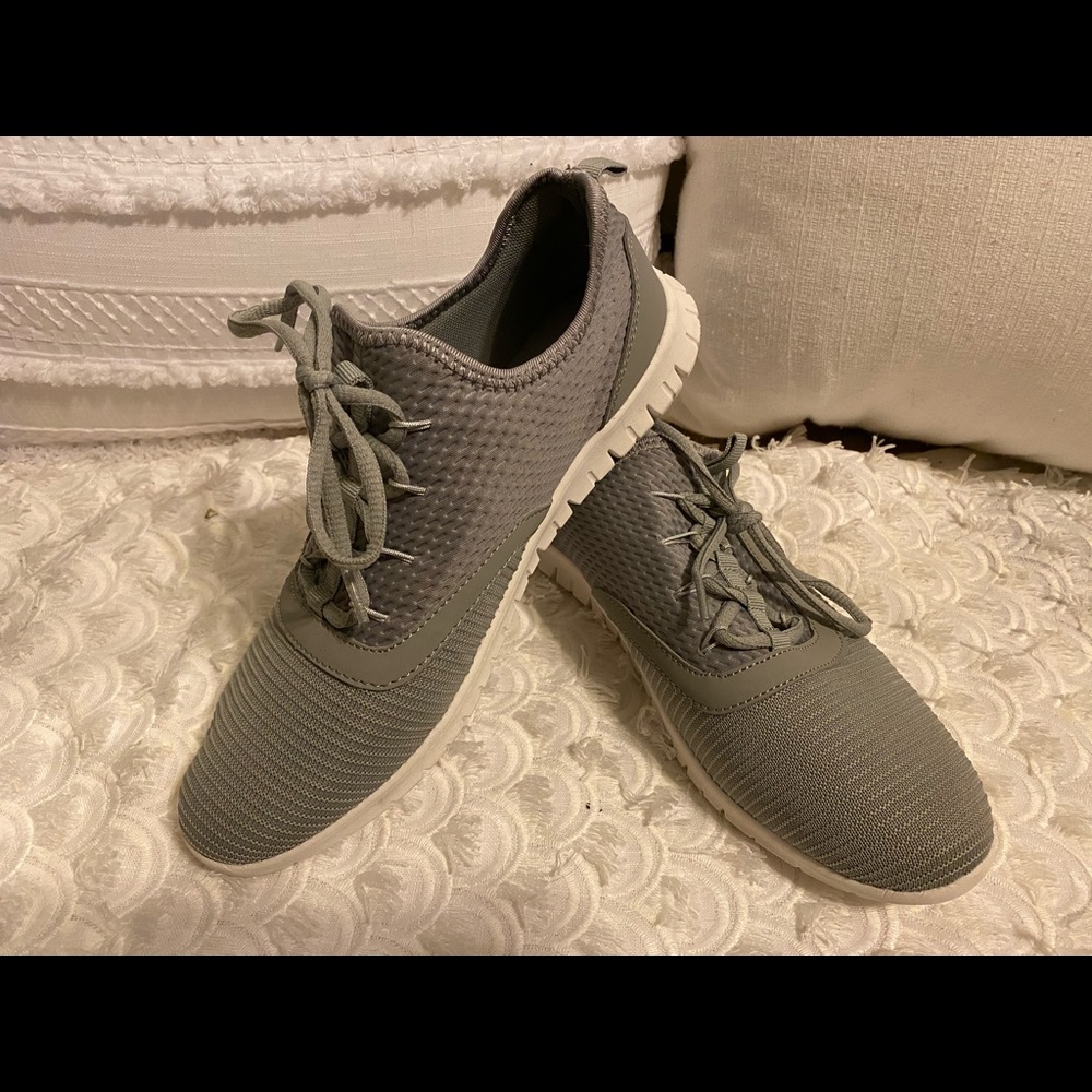 Gray athletic shoes